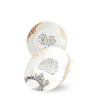  Porcelain plates customized with messages, fig. 3 
