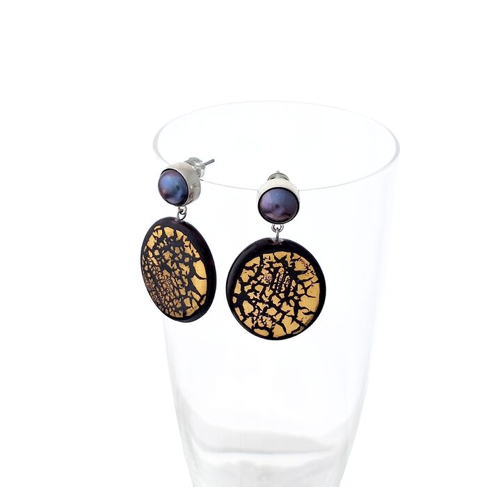  Large Disc Earrings, Black Pearls and Gold in different techniques "The Journey in the Mirror", fig. 3 